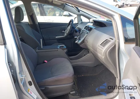 2013 Toyota Prius V Two from USA, damaged, VIN JTDZN3EU8D3232744